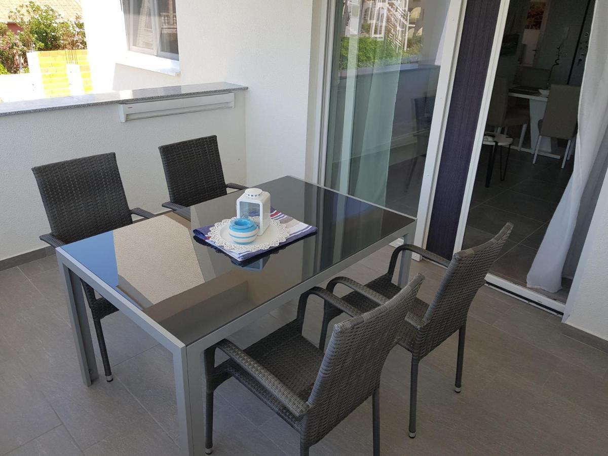 Villa Gabriel Nin Exteriör bild